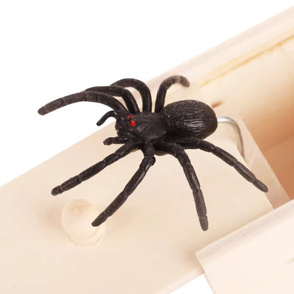 Prank prop: Spider box, scary and terrifying small wooden box
